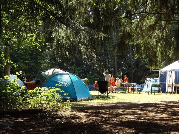 Où trouver des campings avec des hébergements atypiques ?