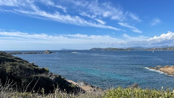 Les Meilleurs Spots de Camping à Hyères dans le Var : Votre Guide Ultime pour un Séjour Inoubliable
